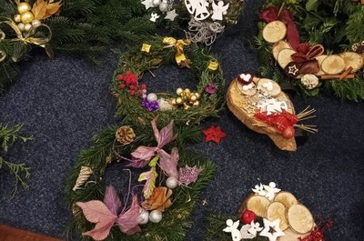 Nastává čas vánoční - výroba adventních věnců