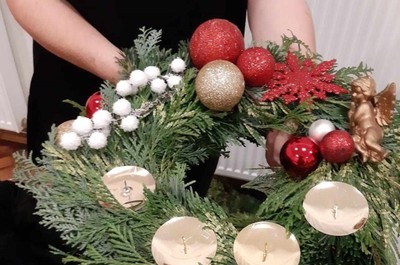 Tradiční tvoření vánočních věnců 2023