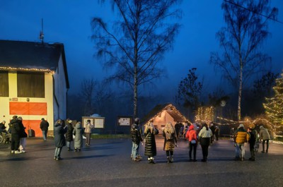„Slavnostní vánoční rozsvícení hasičárny a točny autobusu v Ryjicích"